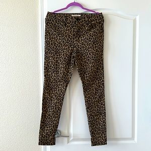 NWOT Levi’s leopard design skinny jeans